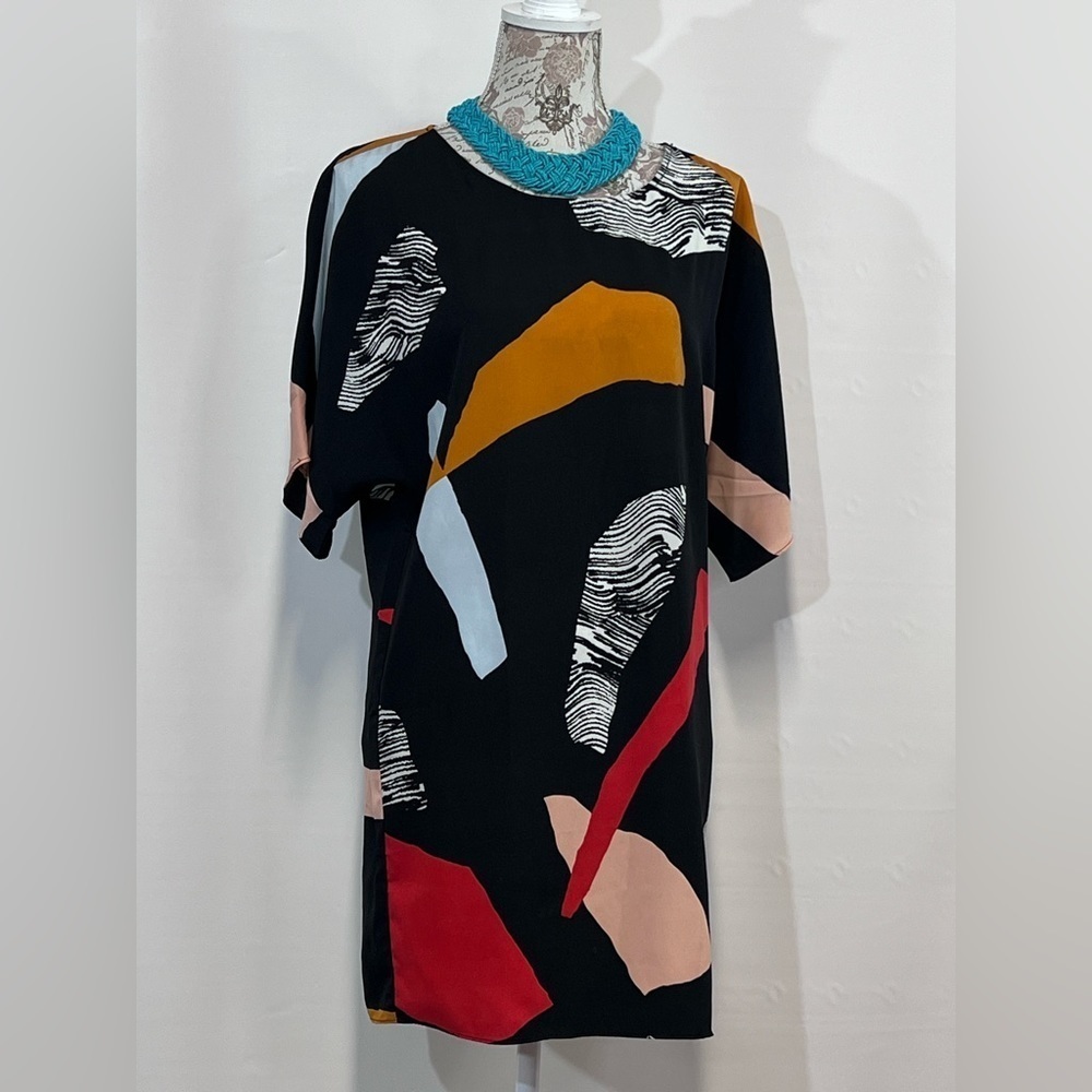 🛍️BAR III Black with red and orange abstract print shirt dress size XS.